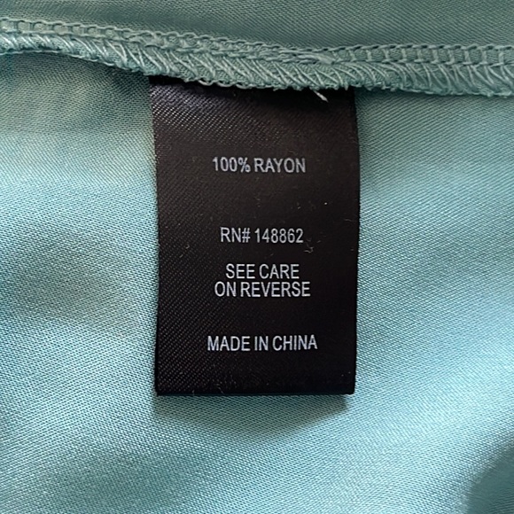 Torrid SOPHIE CHALLIS DOUBLE LAYER SWING CAMI sage green multicolor arrow size 1 - Picture 8 of 11